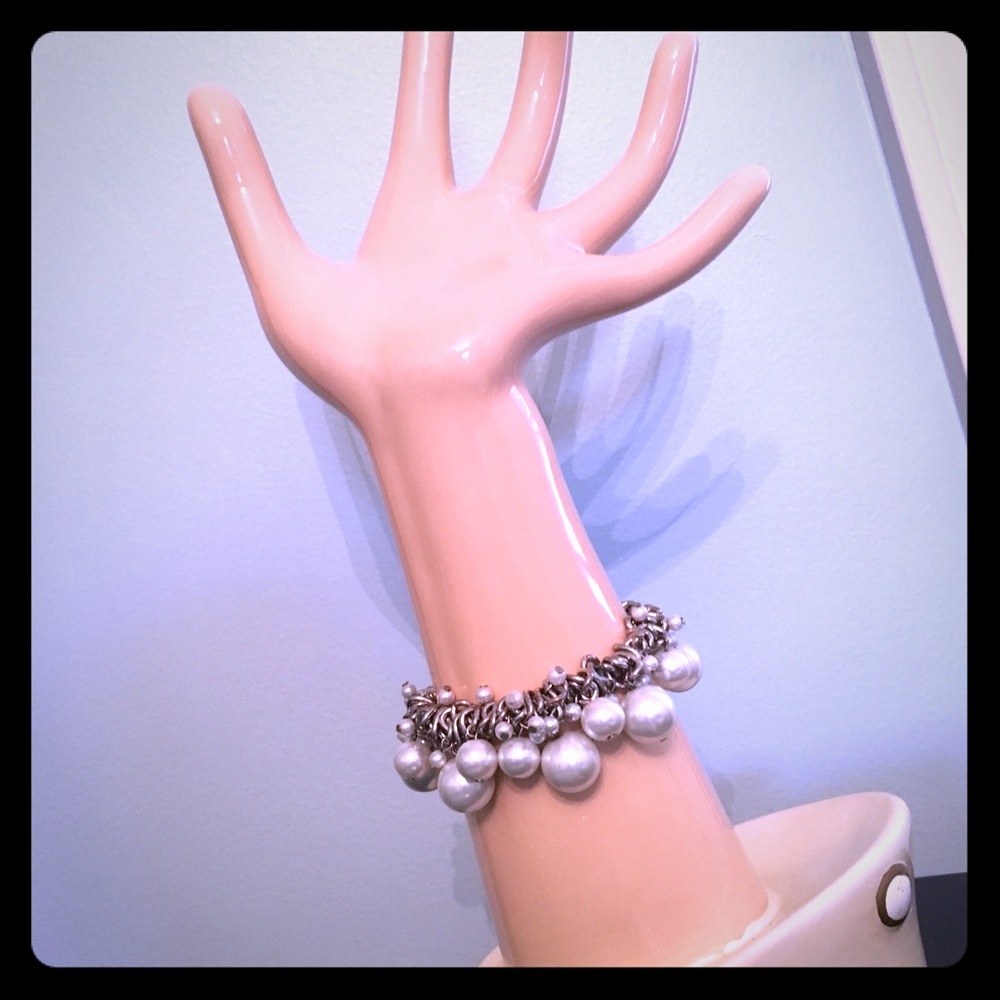 Beautiful silver and pearl bracelet